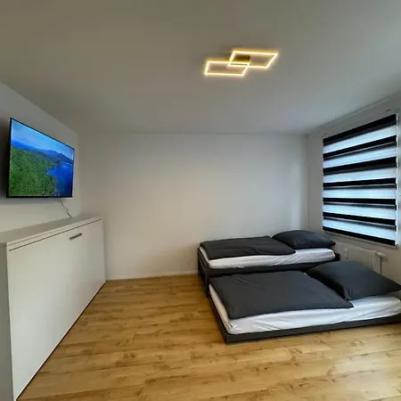 Grosse Mit Xxl-balkon In Schwerin Mitte * Schwerin (Mecklenburg-Vorpommern)