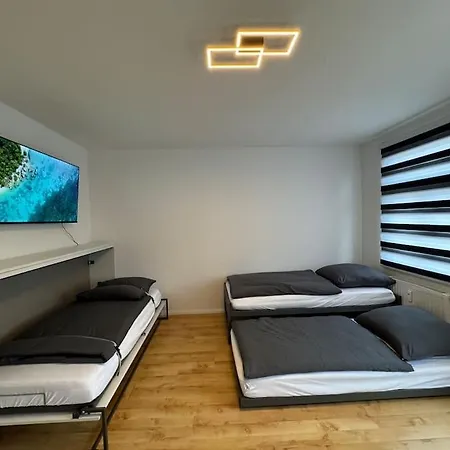 Grosse Mit Xxl-balkon In Mitte Apartment