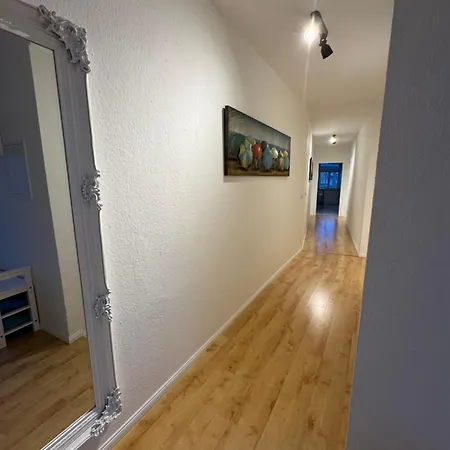 Apartment Grosse Mit Xxl-balkon In Schwerin Mitte *