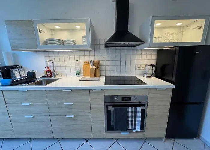 Grosse Mit Xxl-balkon In Mitte