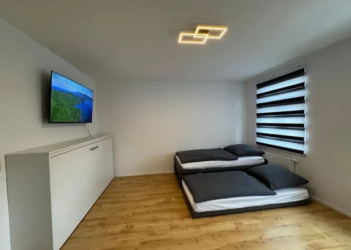 Grosse Mit Xxl-balkon In Mitte * 什未林